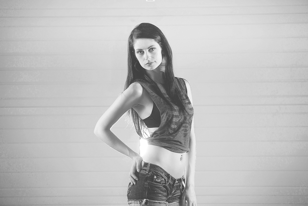 Stephanie-MM-4-PS-1300-BW